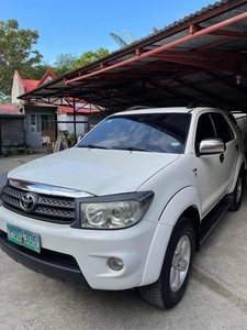 Pearl White Toyota Fortuner 2010 for sale in Lucena
