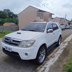 White Toyota Fortuner 2005 for sale in Antipolo