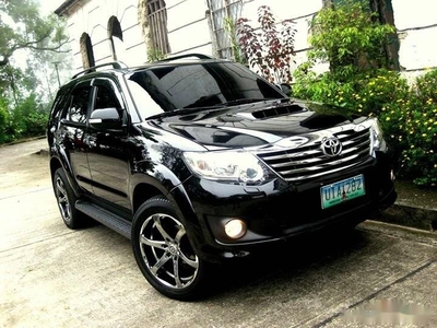 Black Toyota Fortuner 2012 SUV Automatic for sale in Manila