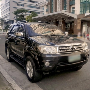 Black Toyota Fortuner 2.7 7 Seater (A) 2010 for sale in Bonifacio Global City (BGC)