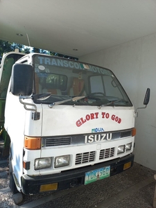 Pearl White Isuzu Elf 2006 for sale in Bacolod