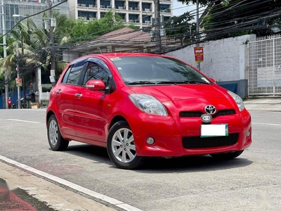 Red Toyota Yaris 2013 for sale in Automatic
