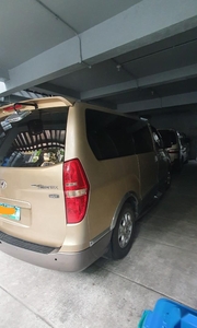 Sell 2010 Hyundai Starex in Pasig