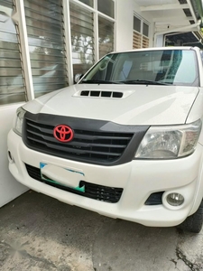 Sell Pearl White 2013 Toyota Hilux in Antipolo