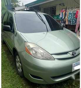 Sell Silver 2010 Toyota Sienna in Quezon City