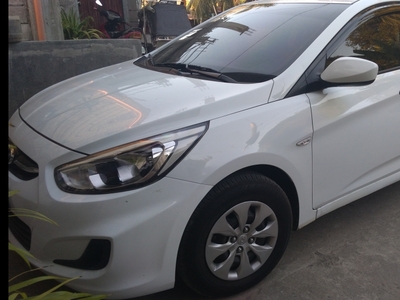 Sell White 2017 Hyundai Accent Sedan in Quezon City