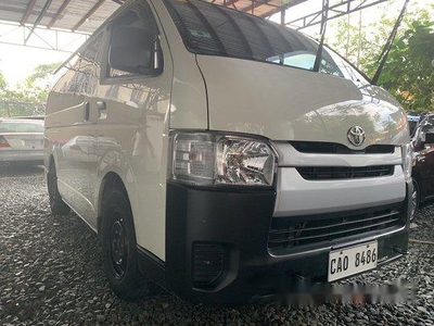 Sell White 2019 Toyota Hiace at 13800 km