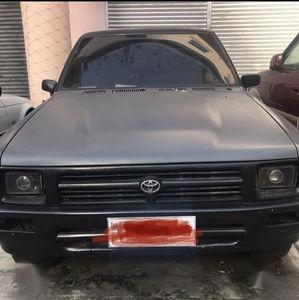 Selling 1987 Toyota Hilux