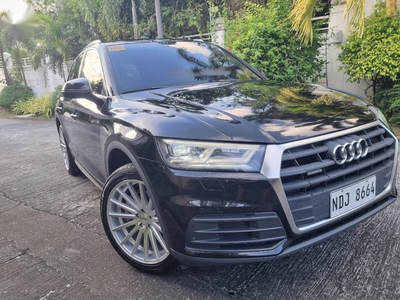 Selling Black Audi Q5 2020 in Malabon