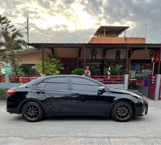 Selling Black Toyota Corolla Altis 2016 in Las Pinas