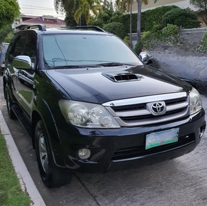 Selling Black Toyota Fortuner 2006 in Pasig