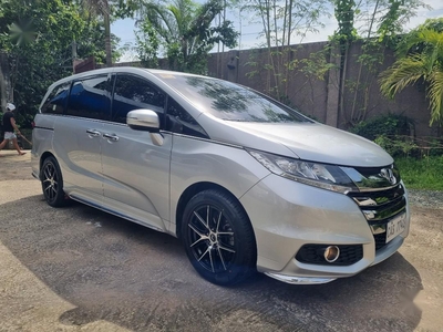 Selling Brightsilver Honda Odyssey 2019 in Malabon
