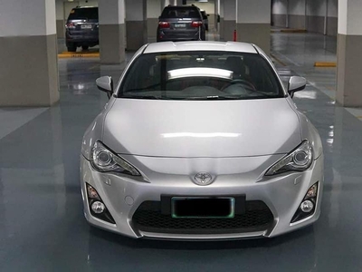 Selling Brightsilver Toyota 86 2012 in Quezon