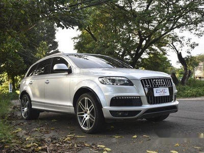 Selling Silver Audi Q7 2010 in Quezon City