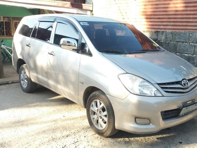 Selling Silver Toyota Innova 2011 in La Trinidad