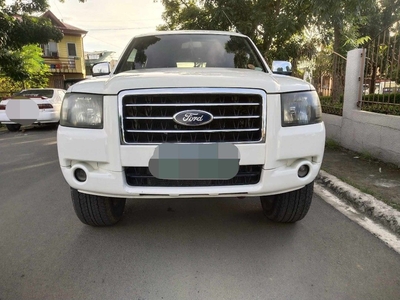 Selling White Ford Everest 2008 in Manila