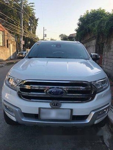 Selling White Ford Everest 2016 Automatic Diesel at 33000 km