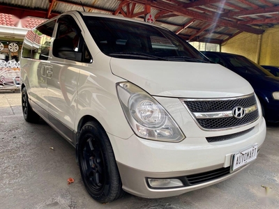 Selling White Hyundai Grand starex 0 in Marikina
