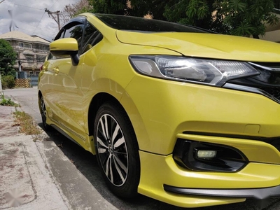 Selling Yellow Honda Jazz 2018 in Quezon