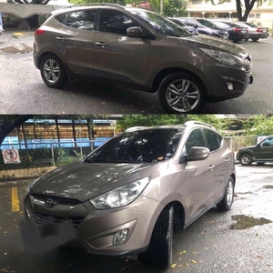 Silver Hyundai Tucson for sale in Makati