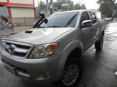 Silver Toyota Hilux 2006 for sale in Automatic