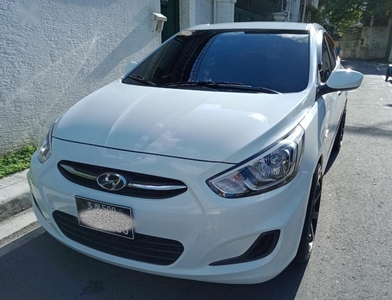 White Hyundai Accent 2016 for sale in Legaspi Park