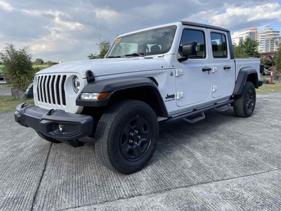 White Jeep Gladiator 2021 for sale in Pasig