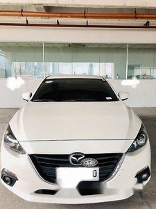 White Mazda 3 2015 for sale in Automatic