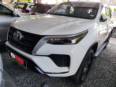 White Toyota Fortuner 2021 for sale in Quezon