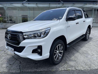 White Toyota Hilux 2018 for sale in Automatic
