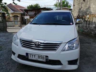 White Toyota Innova 2012 for sale in Manila