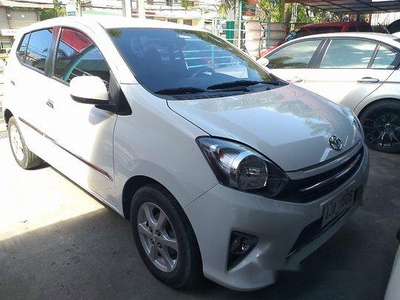 White Toyota Wigo 2015 at 30000 km for sale
