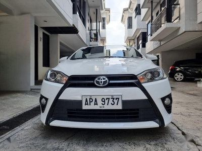 White Toyota Yaris 2015