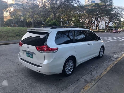 2014 Toyota Sienna Limited Pearl white - Original paint