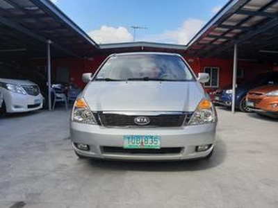 Kia Carnival 2012, Automatic - Bauko