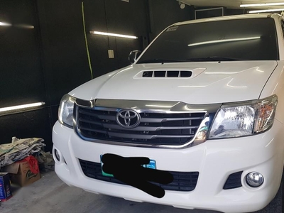 Sell 2014 Toyota Hilux in Lemery