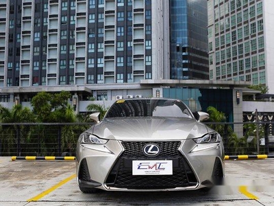 Selling Silver Lexus Is 350 2017 in Quezon City