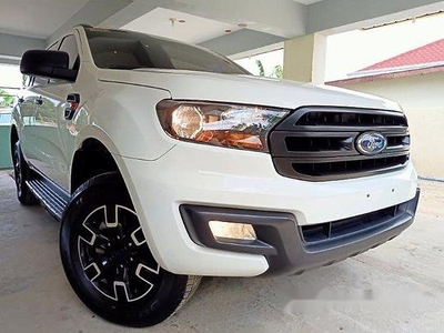 Selling White Ford Everest 2016 in San Pascual