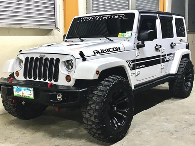 Selling White Jeep Wrangler 2013 Automatic Diesel at 68000 km