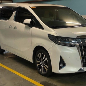 Selling White Toyota Alphard 2020 in Quezon City