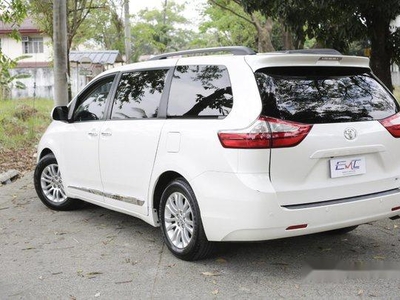 Selling White Toyota Sienna 2015 in Quezon City