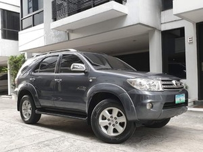 Toyota Fortuner 2011, Automatic - Looc