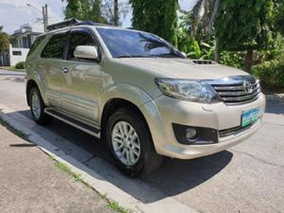 Toyota Fortuner 2013, Automatic - Lapineg