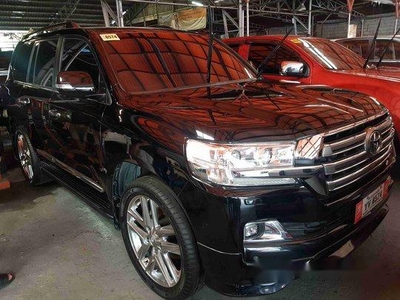 Black Toyota Land Cruiser 2016 at 14000 km for sale
