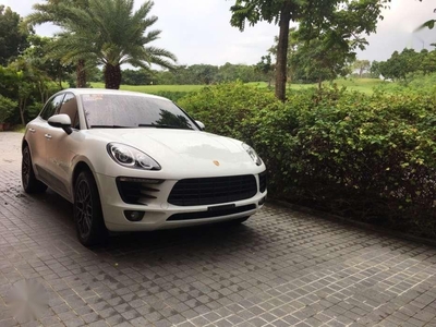 Pristine Porsche Macan 4-cyl Turbowith For Sale