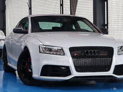 Sell White 2013 Audi Rs 5 at 42688 km