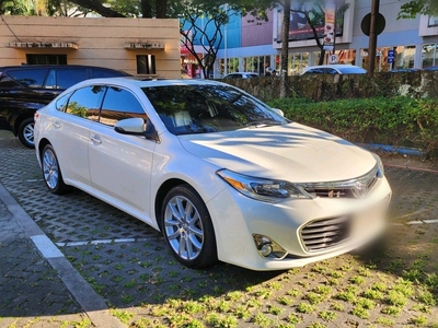 Sell White 2014 Toyota Avalon in Manila