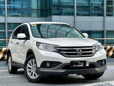 Selling White Honda Cr-V 2015 in Makati