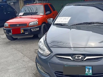 Selling White Hyundai Accent 2013 in Manila