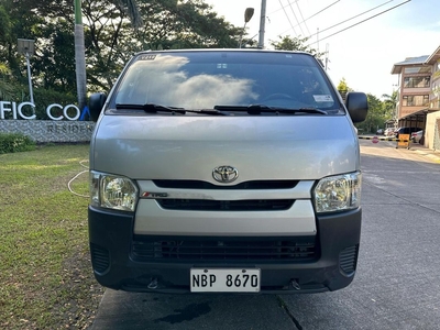 Selling White Toyota Hiace 2018 in Las Piñas